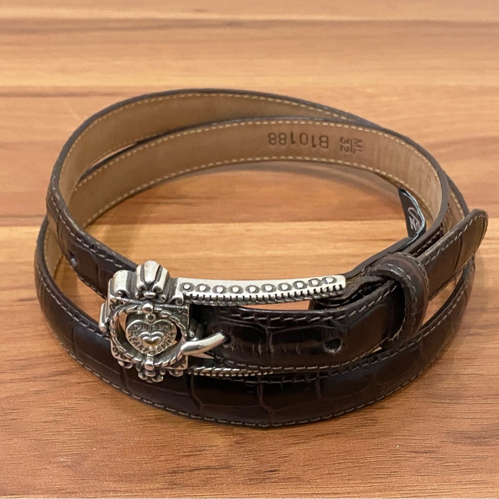 BRIGHTON B10188 Dark Brown Croc Leather Spinner Heart Buckle Belt Size 32 M/L